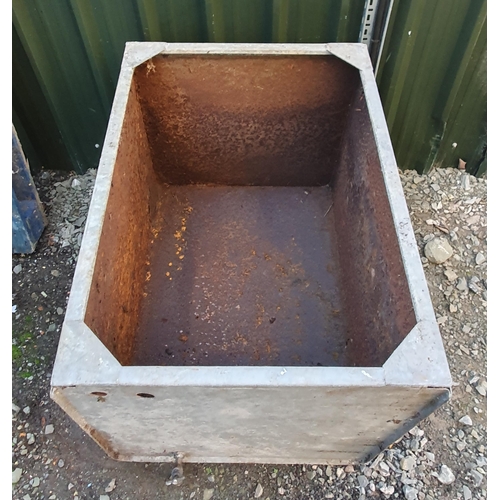 75 - A galvanised Water Tank with Tap and Cover, 2ft 5