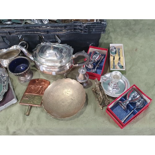 284 - A box of plated items including Teapot, Cream Jugs, Cutlery etc (R5)