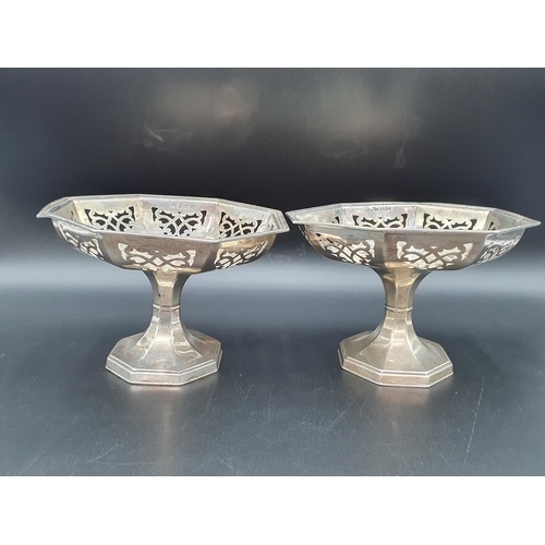 14 - A pair of George V silver octagonal Tazzas with pierced friezes on pedestal bases, Birmingham 1925, ... 