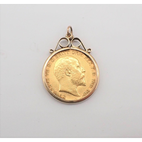 293 - An Edward VII half Sovereign 1909 in 9ct gold pendant mount, approx 4.96gms all in