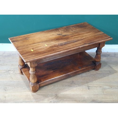 138 - An oak two tier Coffee Table 3ft W x 1ft 5in H (R6)