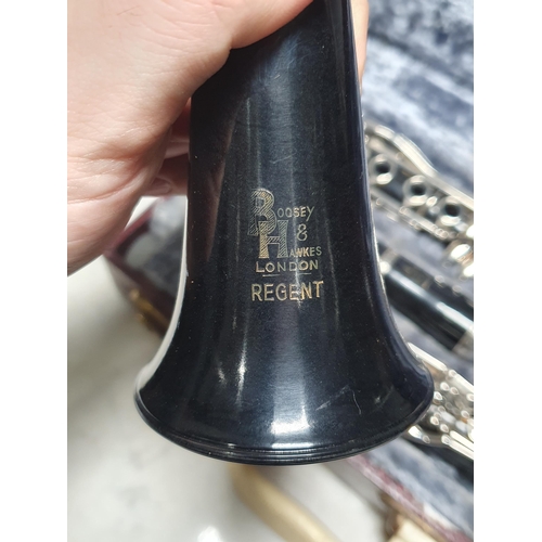 244 - A Boosey & Hawkes Clarinet in case (R3)