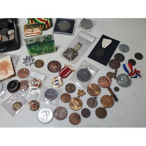 260 - A box of Coins, Medals, Notes and Collectables