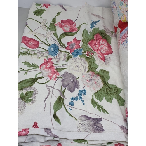 489 - A vintage patchwork Quilt, a woollen Throw, a cream Curtain with floral design and two other pieces ... 