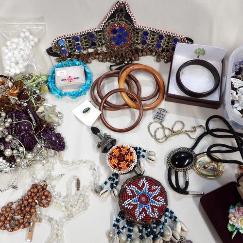 230 - A collection of Costume Jewellery