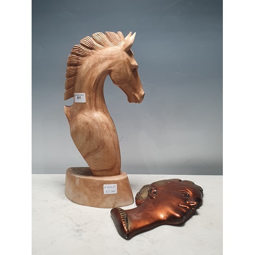 811 - A carved Horse's Head 1ft 4in H and an Art Deco style wall Plaque in the form of a ladies head (CAB)