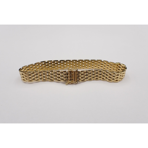 160 - An 18ct gold brick link Bracelet, approx 29cms long, approx 19gms