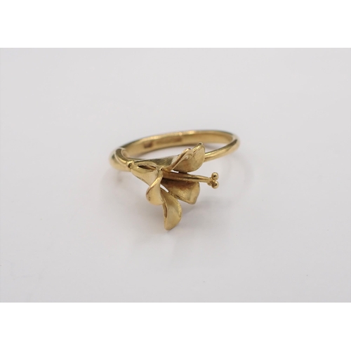 170 - An 18ct gold Ring formed as a lily, ring size L/M, approx 3.9gms