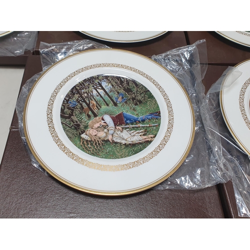 235 - Six boxed Royal Worcester Arthurian Collector's Plates (R6)