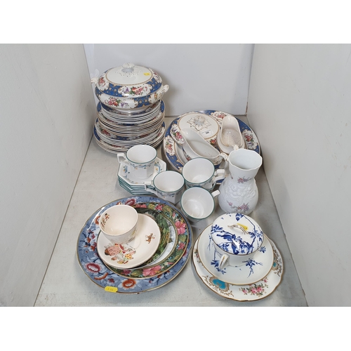 389 - A Waring and Gillow Old Chelsea part Service including, Meat Plate, Lidded Tureen, Side Plates, Dinn... 