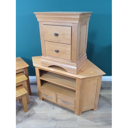 514 - A modern Bedside Chest fitted two drawers, 25