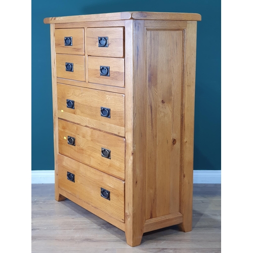 583 - A modern Chest of four short, over three long Drawers, 3ft 11