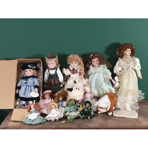 702 - A Box of modern Dolls (R8)