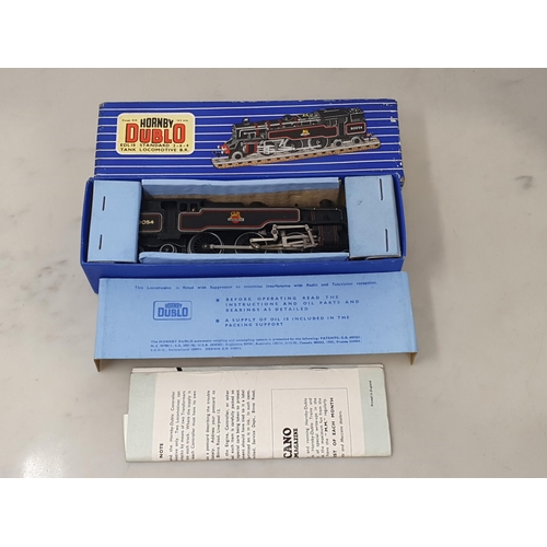 10 - A boxed Hornby Dublo EDL18 2-6-4T Locomotive, Nr M-M. Locomotive has been lightly run, no marking to... 