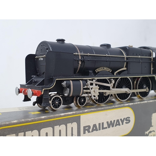 100 - A boxed Wrenn 2261 Royal Scot Class Locomotive 'Black Watch' in LMS lined black livery, box G (large... 