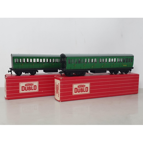 11 - Hornby Dublo 4025 and 4026 SR Suburban Coaches, unused and boxed. Coaches in mint condition showing ... 