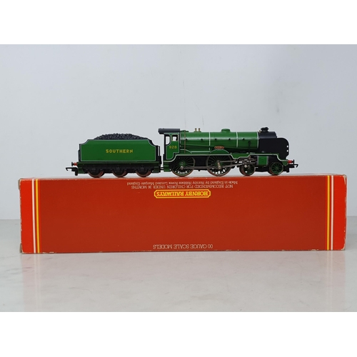 112 - A boxed Hornby 00 gauge R.380 Schools Class Locomotive 'Stowe' in Southern green livery