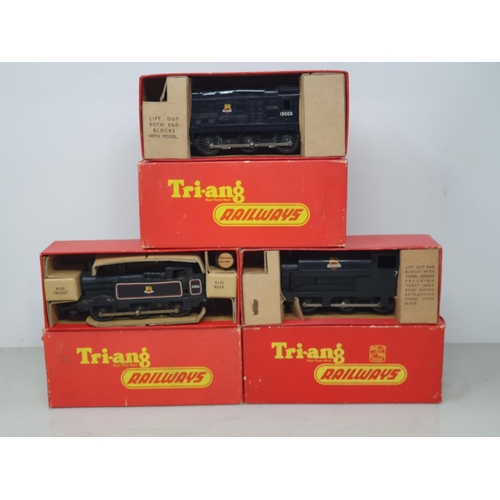 123 - Three boxed Triang 00 gauge Shunters including R52 0-6-0T, R152 Diesel Shunter and R153 0-6-0 Saddle... 