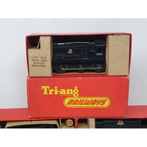 123 - Three boxed Triang 00 gauge Shunters including R52 0-6-0T, R152 Diesel Shunter and R153 0-6-0 Saddle... 