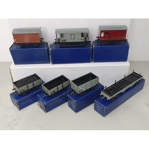 13 - Ten boxed Hornby Dublo BR Wagons, mint in dark blue boxes. All wagons in mint condition, boxes Ex-Nr... 