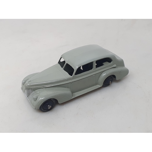 175 - A Dinky Toys 39b grey Oldsmobile, Nr M-M