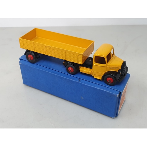 181 - A boxed Dinky Supertoys No.521 yellow Bedford Articulated Lory, Nr M-M, box Ex plus