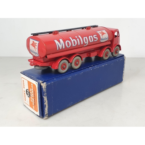 191 - A boxed Dinky Toys No.504 Foden 'Mobilgas' Tanker, Nr M-M, box excellent plus