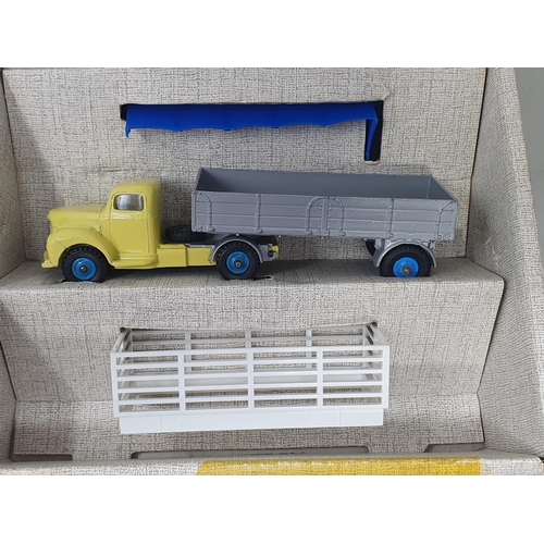 201 - A boxed Dinky Toys No.424 Commer Convertible Articulated Truck, Nr M-M, box superb