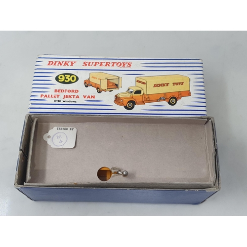 202 - A boxed Dinky Supertoys No.930 Bedford Pallet Jetka Van, Nr M-M, box Ex with packing and instruction... 