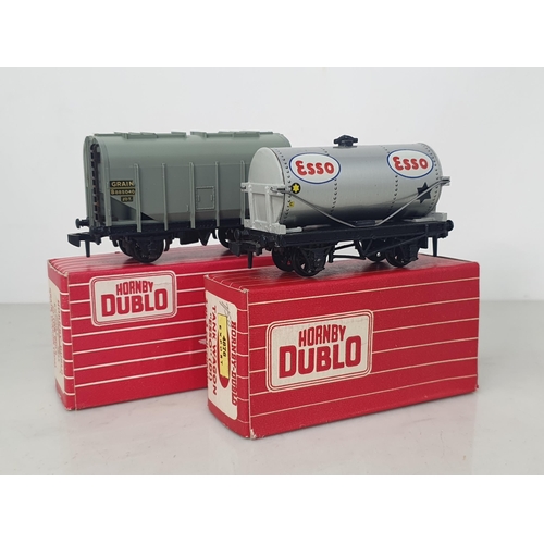 26 - A boxed Hornby Dublo Export 4825 Bulk Grain Wagon and a boxed Export 4876 'Esso' Tank Wagon, unused.... 