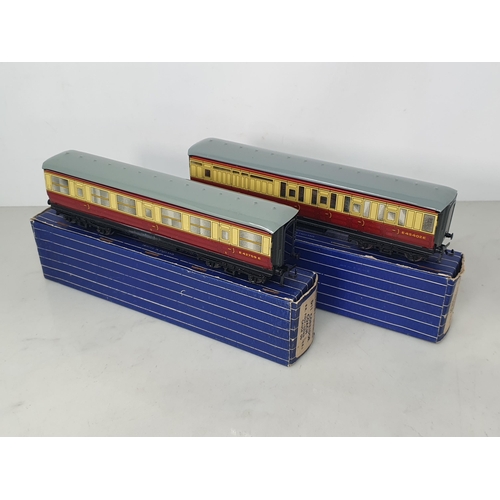 28 - Two Hornby Dublo D11 Coaches, 1/3rd and Brake/3rd. Coaches are the later versions with BR bogies in ... 