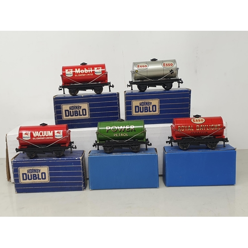 32 - Five boxed Hornby Dublo 3-rail Tankers, mint. Tankers include 'Mobilgas', 'Esso', 'Vacuum', 'Royal D... 