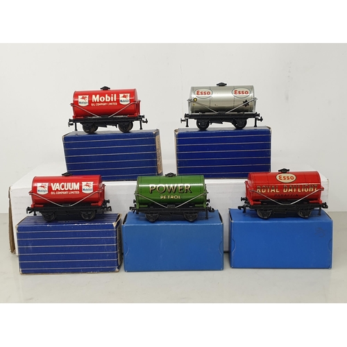 32 - Five boxed Hornby Dublo 3-rail Tankers, mint. Tankers include 'Mobilgas', 'Esso', 'Vacuum', 'Royal D... 