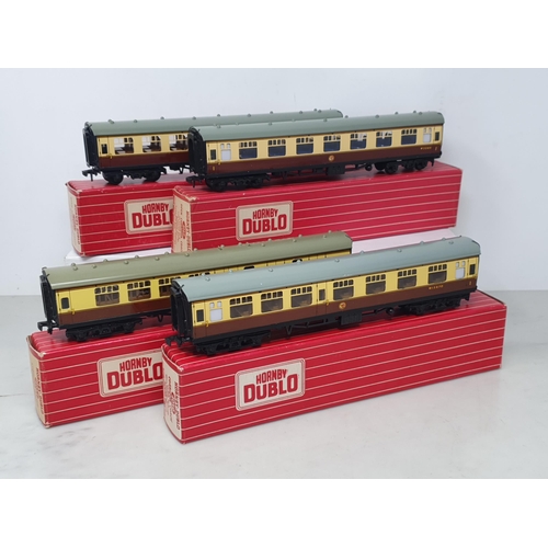 33 - A rake of four Hornby Dublo WR Corridor Coaches, unused. Coaches comprise 4050/1 and 4060/1, all in ... 