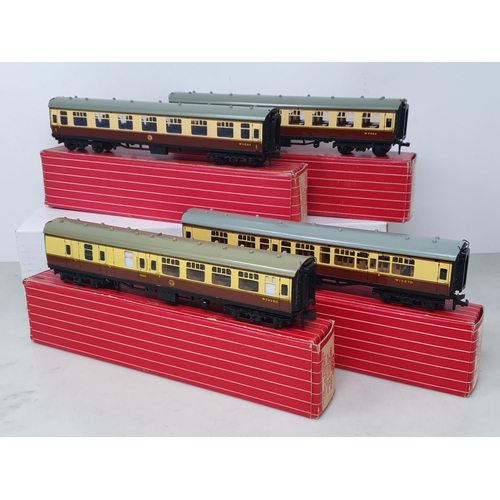 33 - A rake of four Hornby Dublo WR Corridor Coaches, unused. Coaches comprise 4050/1 and 4060/1, all in ... 