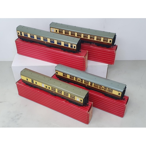 33 - A rake of four Hornby Dublo WR Corridor Coaches, unused. Coaches comprise 4050/1 and 4060/1, all in ... 