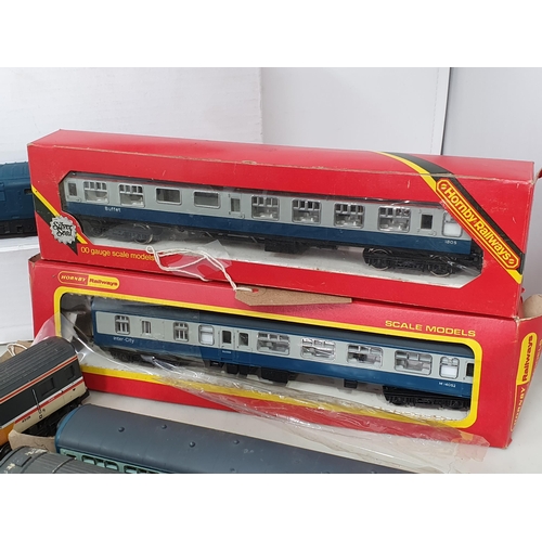 350 - A Hornby Intercity 125 Unit with three boxed Coaches and unboxed Coaches, another Intercity 125 Powe... 