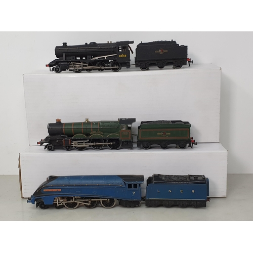 355 - Three unboxed Hornby Dublo 3-rail Locomotives including 8F 2-8-0, 'Bristol Castle' and A4 'Sir Nigel... 