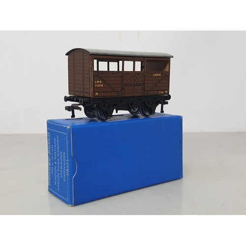 40 - A boxed Hornby Dublo D1 LMS Cattle Truck, mint condition. Superb box dated 7/50 with regional sticke... 