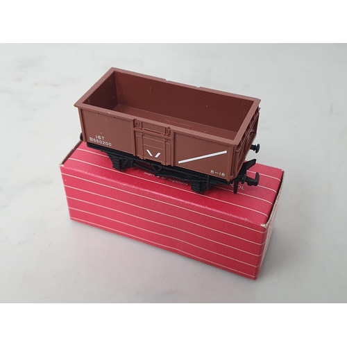 43 - A boxed Hornby Dublo 4656 brown Mineral Wagon, unused, superb box. Wagon in mint condition showing n... 