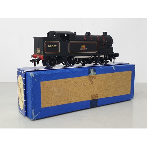 48 - A rare Hornby Dublo L17 0-6-2T Locomotive, unused with yellow insert super box. Locomotive shows no ... 