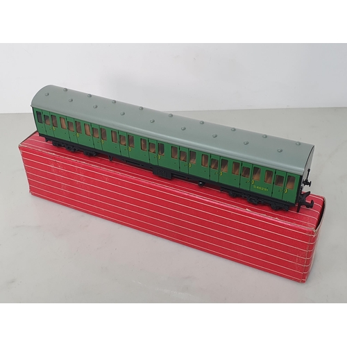 50 - A boxed Hornby Dublo Export 4231 SR 2nd Class Suburban Coach, unused. Coach in mint condition, super... 