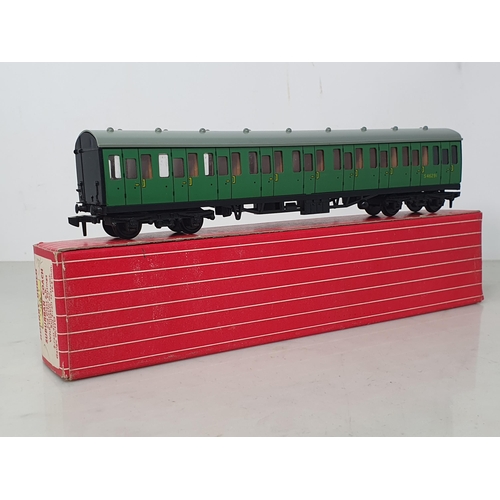 50 - A boxed Hornby Dublo Export 4231 SR 2nd Class Suburban Coach, unused. Coach in mint condition, super... 