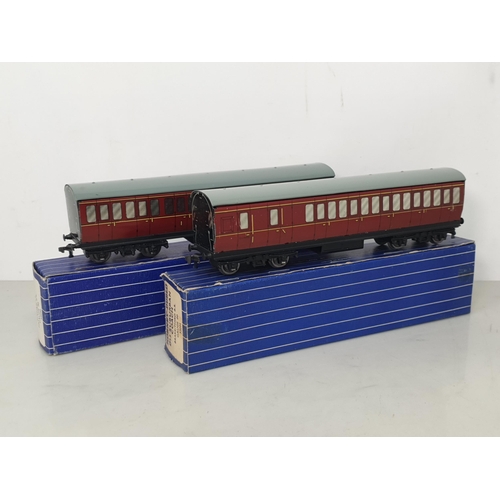 53 - Two boxed Hornby Dublo D13 1/3rd and Brake/3rd Suburban Coaches. Both coaches in mint condition, box... 