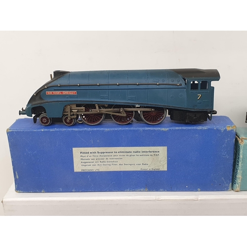 79 - A boxed Hornby Dublo EDL1 'Sir Nigel Gresley' with boxed D1 Tender dated 1/49, and a boxed EDL12 glo... 