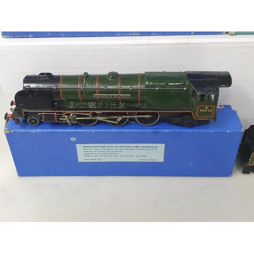 79 - A boxed Hornby Dublo EDL1 'Sir Nigel Gresley' with boxed D1 Tender dated 1/49, and a boxed EDL12 glo... 