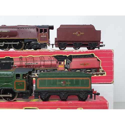 89 - A boxed Hornby Dublo 2221 'Cardiff Castle' Locomotive and a boxed 2226 'City of London' Locomotive (... 