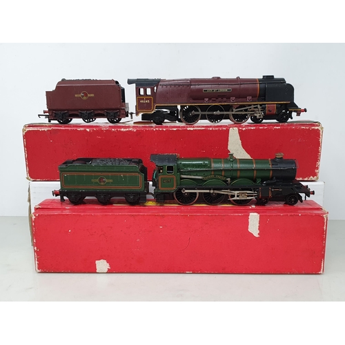 89 - A boxed Hornby Dublo 2221 'Cardiff Castle' Locomotive and a boxed 2226 'City of London' Locomotive (... 