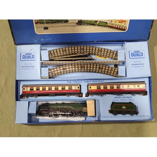 91 - A boxed Hornby Dublo EDP12 'Duchess of Montrose' Set, box lid poor, base fair, contents VG-E