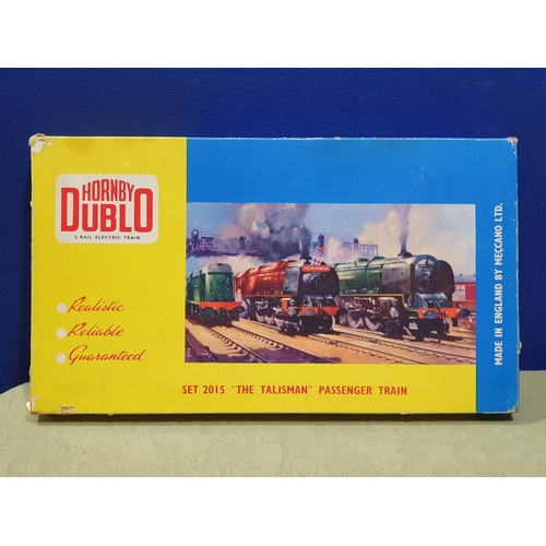 95 - A boxed Hornby Dublo 2015 'The Talisman' Passenger Set with instructions, box lid F-G (taped corners... 